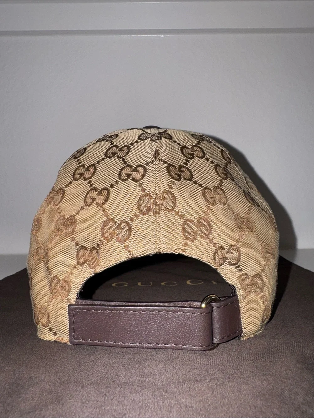 Gucci classic beige